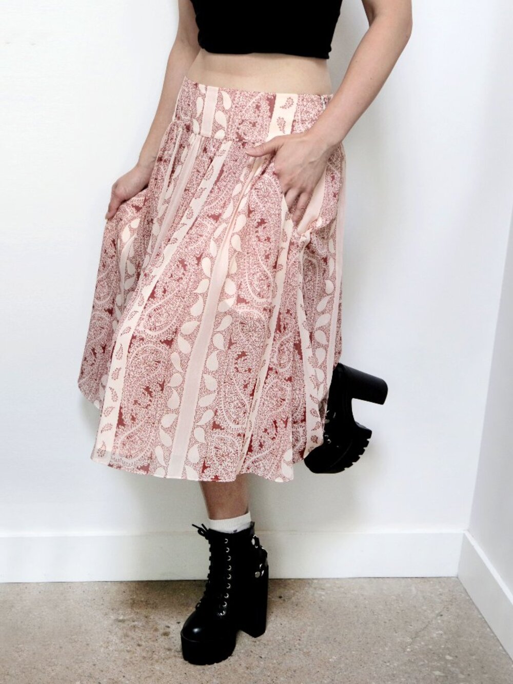ANN TAYLOR Peachy Beige Red Paisley Print Midi Skirt, Bohemian Cottagecore Small